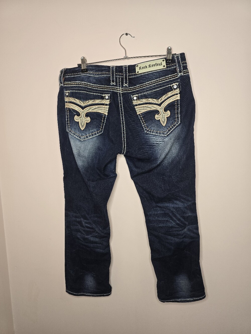 Like New Rock Revival Sorel Capri jeans Size 34 - Picture 2 of 7